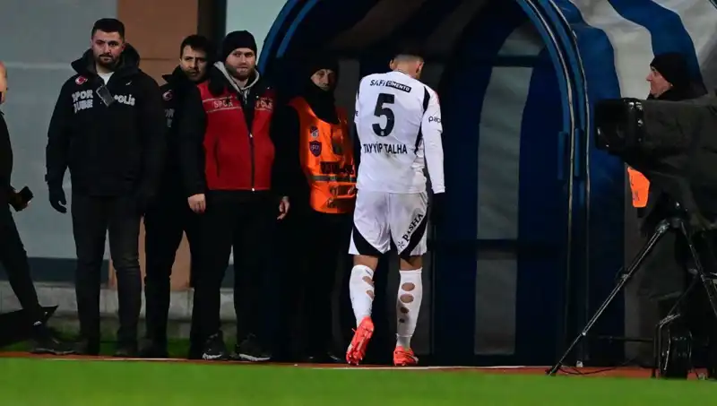 Üst Üste İki Kırmızı Kart Görmesine Rağmen Tayyip Talha'dan Beşiktaş'a Özür Mesajı!
