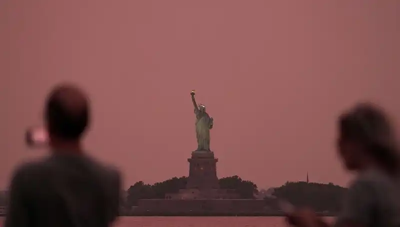 Kanada Orman Yangınları: NYC'yi Karanlık Sarmaladı