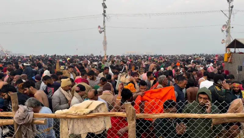 Hindistan'daki Dini Festivalde İzdiham: Trajik Olayda En Az 6 Kişi Hayatını Kaybetti