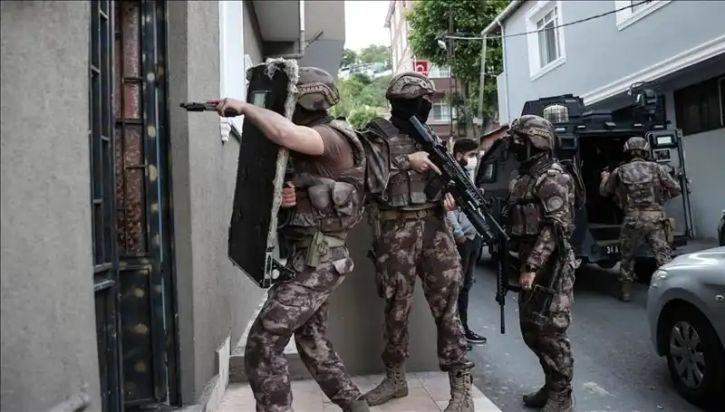 İstanbul'da DAEŞ'e Yönelik Operasyon: 20 Kişi Gözaltına Alındı
